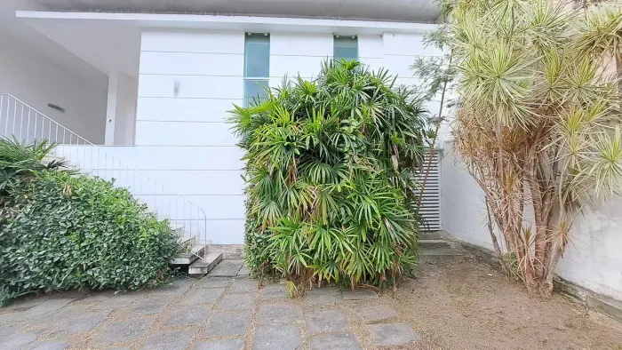 Santa Rosa - Casa linear, reformada, em vila, com 300m2, 3 quartos, suíte, 3 vagas