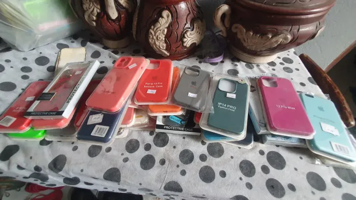 Vende-se lote de capinha de iPhone