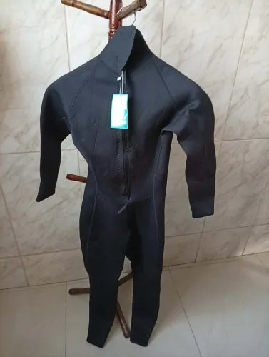 Roupa de neoprene surf mergulho