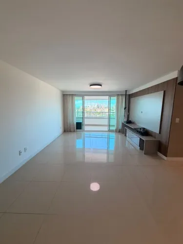 Apartamento no Royal Palms - Capim Macio com 146 metros 3/4 Varanda Gourmet