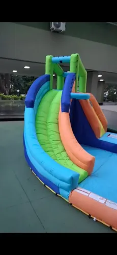Escorrega inflável