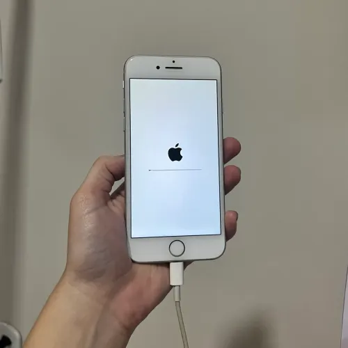 iPhone 8 64GB Prata - Muito Conservado - Funcionando Perfeitamente