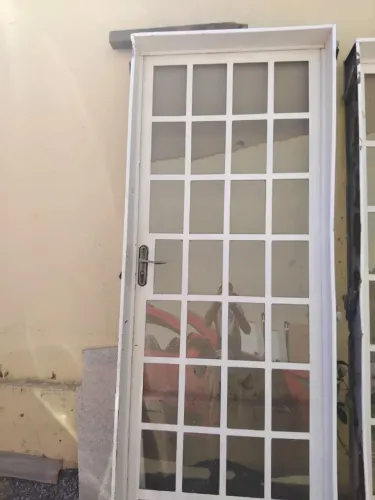 Vende se porta de ferro 