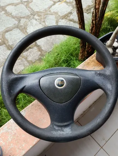 Volante Fiat Palio uno.
