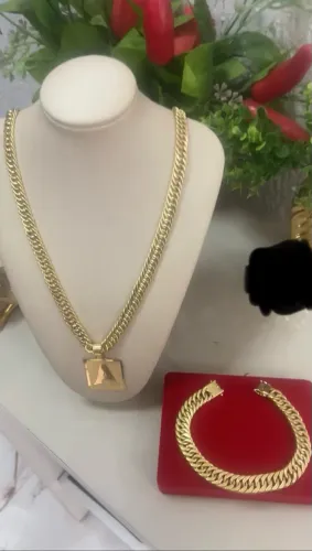 Corrente e pulseira  