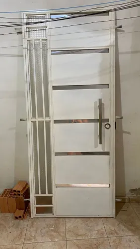 Porta Metalizada 