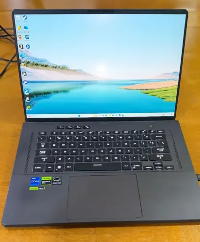 ASUS ROG Zephyrus G16 RTX 4060 8GB i7 16GB 1TB SSD - Excelente Estado