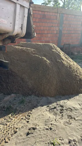 Aluguel de mini escavadeira e venda de materiais 
