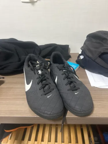 CHUTEIRA NIKE TAMANHO 39
