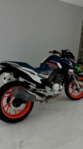 Vendo CB Twister 250f