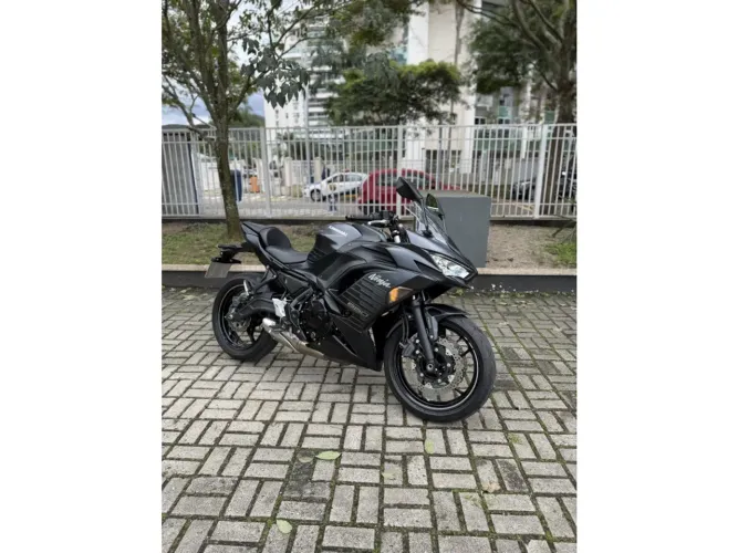 Kawasaki Ninja 650 abs 2025