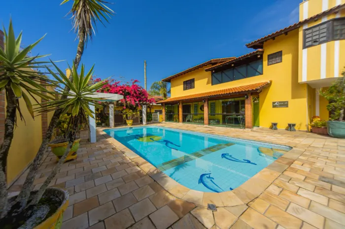 Casa para venda em California com 6 quartos, sendo 4 suítes, 550m²