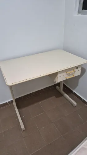 ESCRIVANINHA COM DUAS GAVETAS