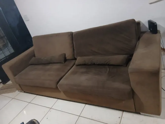 Sofá grande e confortável