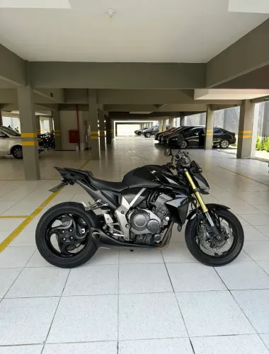 Cb1000r em perfeito estado 