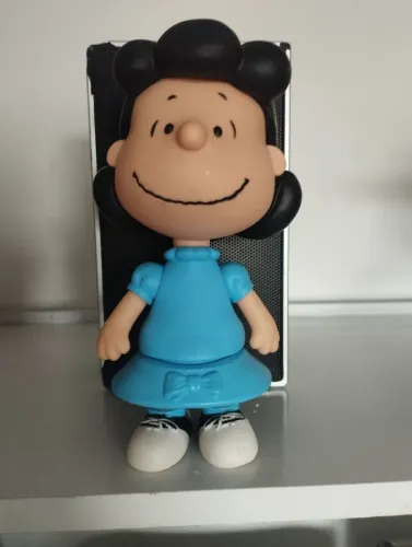 Boneca colecionável Lucy da turma do Snoopy Fandom box Guaianases