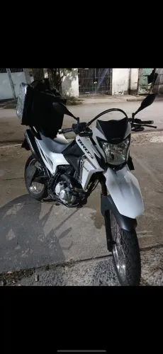 Troco bros 160 2023 em casa na cohab, garapu ou centro. APENAS TROCA. Com volta minha