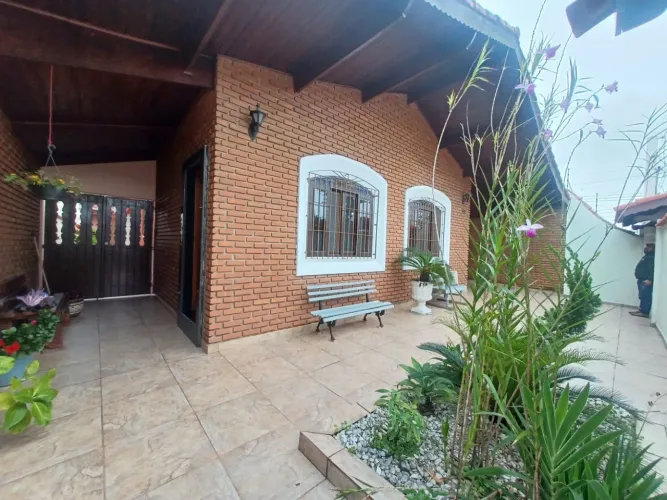 Casa para Venda em Itanhaém, Jardim Suarão, 2 dormitórios, 2 suítes, 3 banheiros, 4 vagas