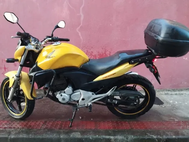 CB300R Amarelo único dono desde a compra.