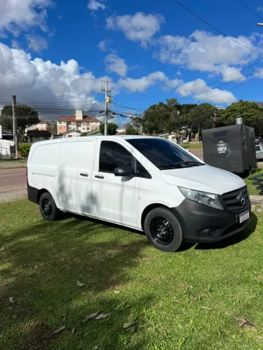 Mercedes-Benz Vito 111 CDI Furgão 1.6 TB Diesel 4P MEC 2016