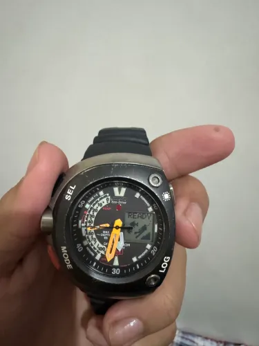 Vendo relógio meia lua