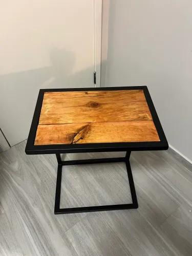 ? MESA DE APOIO PARA CAMA ? METALON + MADEIRA