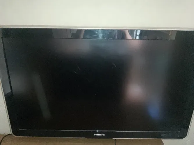 Vendo tv Philips 43 polegadas LCD com defeito (Leia a descrição)