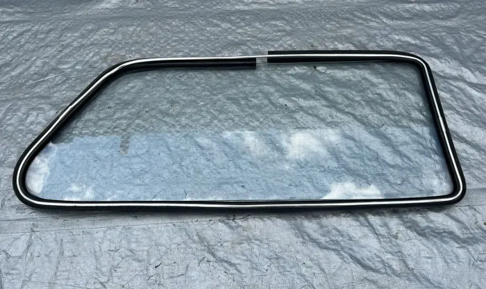 Vidro Traseiro Direito VW Brasília 1973 a 1984  