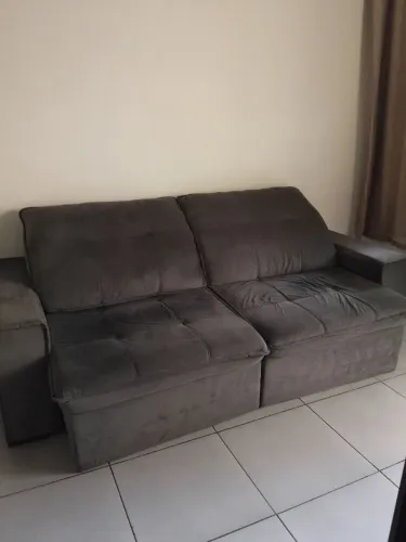 Vendo esse sofá retrátil 5 lugares 