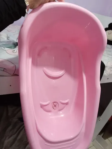 Doação- Berço e banheira rosa