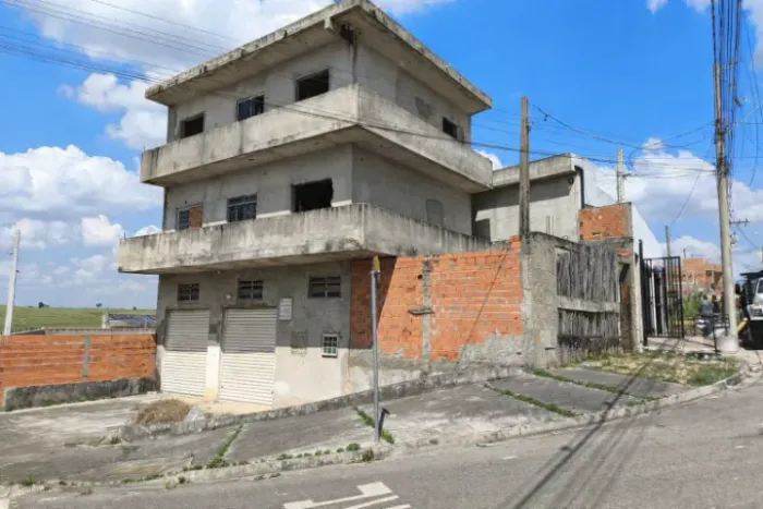 Vende-se Prédio no Pq. Res. São Clemente em Monte Mor - Ótimo preço