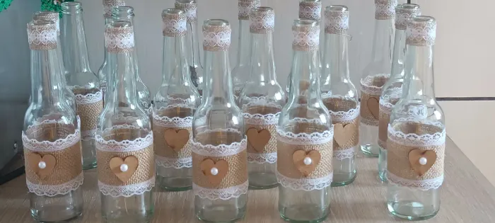 Vendo 25 garrafinhas decoradas para arranjos centro de mesa