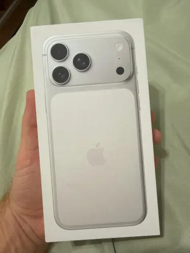Vendo iPhone 17 pro Max 256gb novo 1 ano de garantia Apple