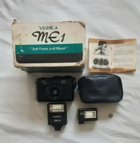 MÁQUINA FOTOGRÁFICA VINTAGE DEC 70 YASHICA ME-1 + 2 FLASH EXCELENTE ESTADO LEIA DESCRIÇÃO