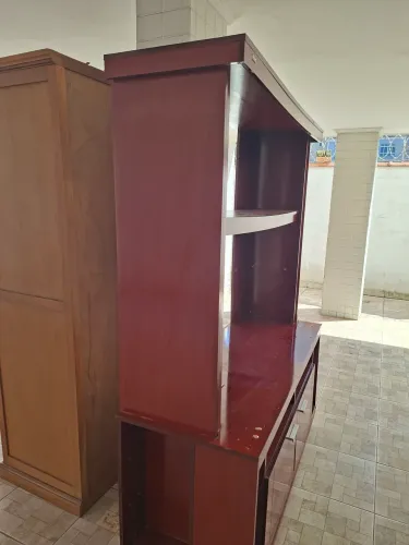 Vendendo uma estante mdf.