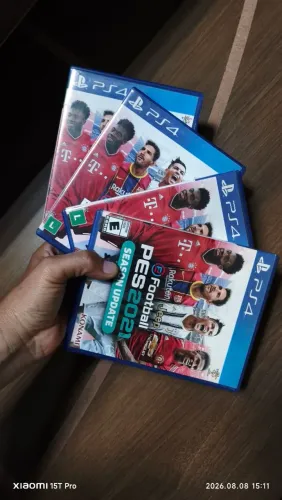 Vende jogo PS4 PES 2021 semi-novo funcionando perfeitamente r$ 350 cada um