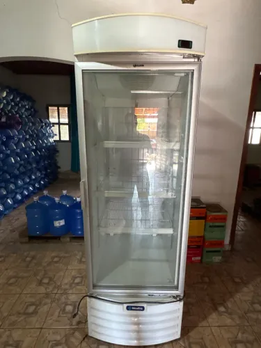 Freezer vertical metal frio