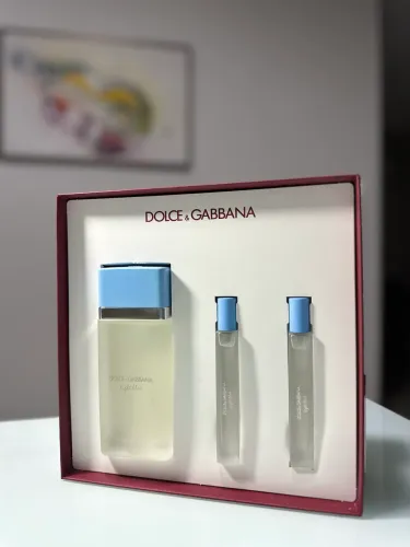 Perfume Eau de Toilette Dolce & Gabbana Light Blue.