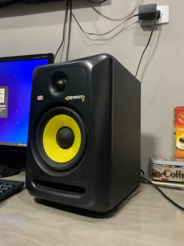 PAR - KRK 6 + Focuriste 2i2 + Microfone Scarlett