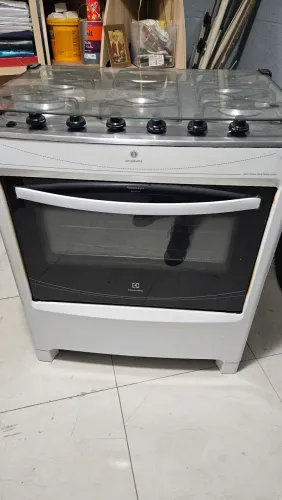 Fogão Electrolux em semi novo
