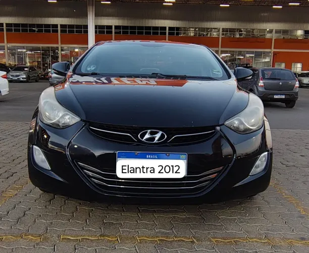 Hyundai Elantra GLS 1.8 16V Aut. 2013