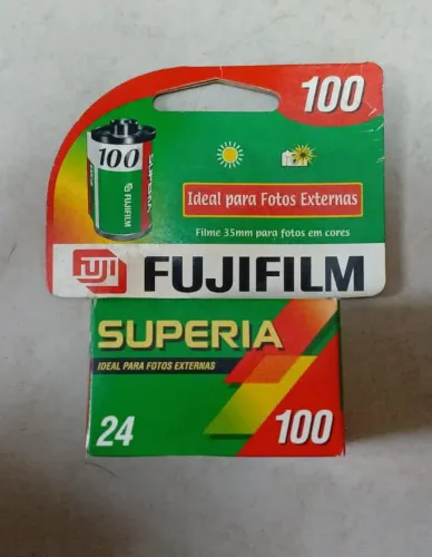 Filme Fotográfico Fujifilm 35mm 24 poses 100