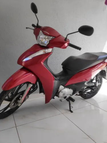 Honda Biz 125 - Vermelha - excelente estado de conservação