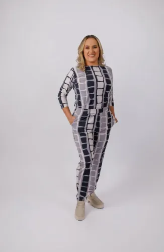 Kit com lote de roupas femininas (10)