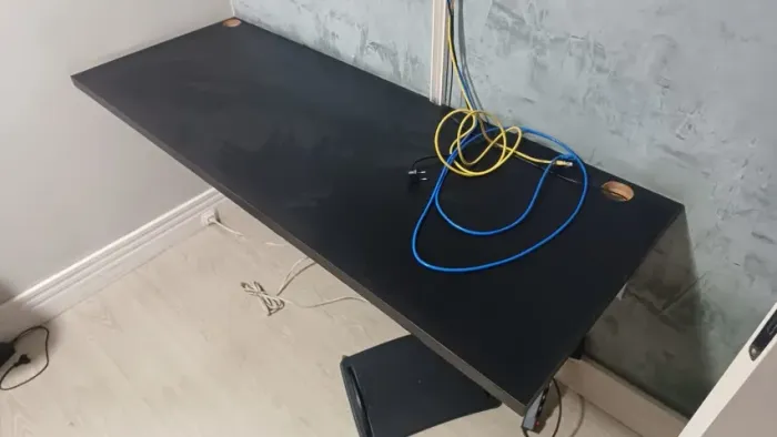 Mesa e Prateleira MDF Preta Usadas c/ Suporte de Mão Francesa p/ Parede