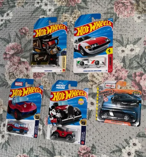 Lote Hot Wheels - Temáticos e Esportivos