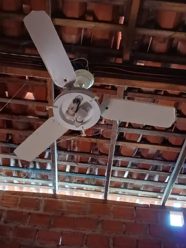 ventilador e exaustor de teto/usado.