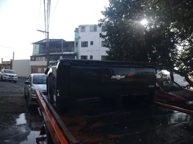 Cacaçamba s10 cabine simples com protetor e tampa 