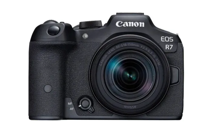 Canon R7 + Lente RF-S 18-150mm | Semi Nova | 10 meses | Impecável