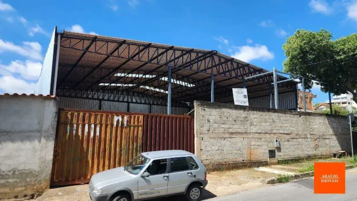GALPÃO DE 400M2 NO BAIRRO SÃO BERNARDO